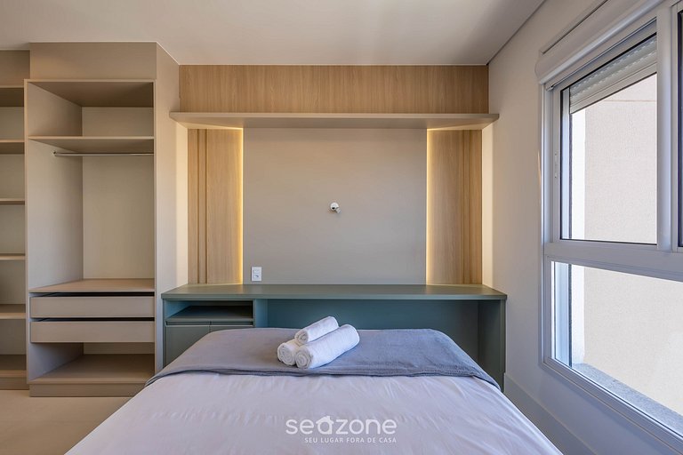 Apto em Cond. c/ Piscina e Vista Mar - BHC1206