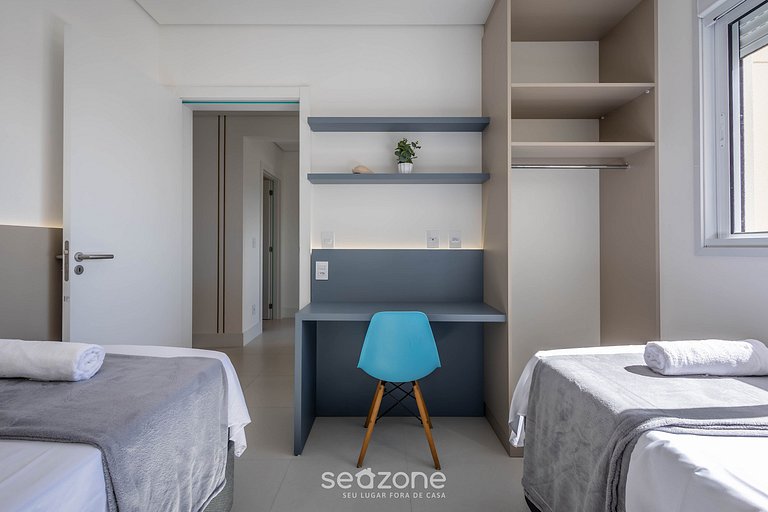 Apto em Cond. c/ Piscina e Vista Mar - BHC1206