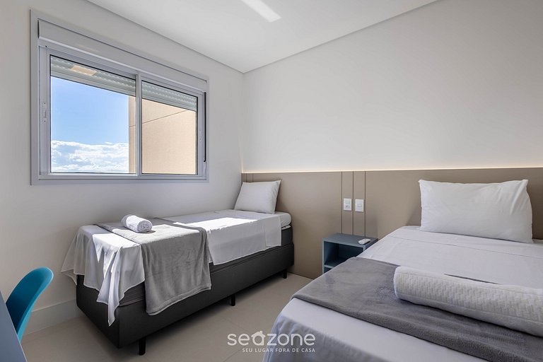 Apto en Cond. con Piscina y Vista Mar BHC1206