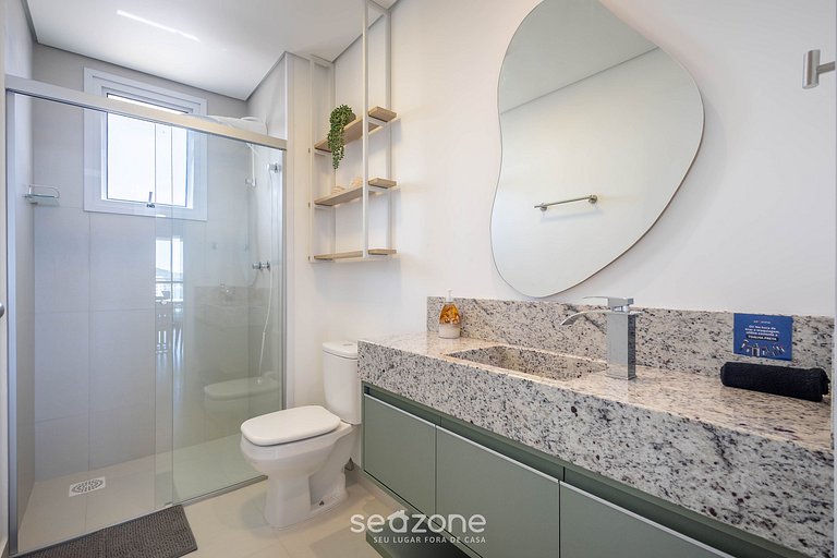 Apto en Cond. con Piscina y Vista Mar BHC1206