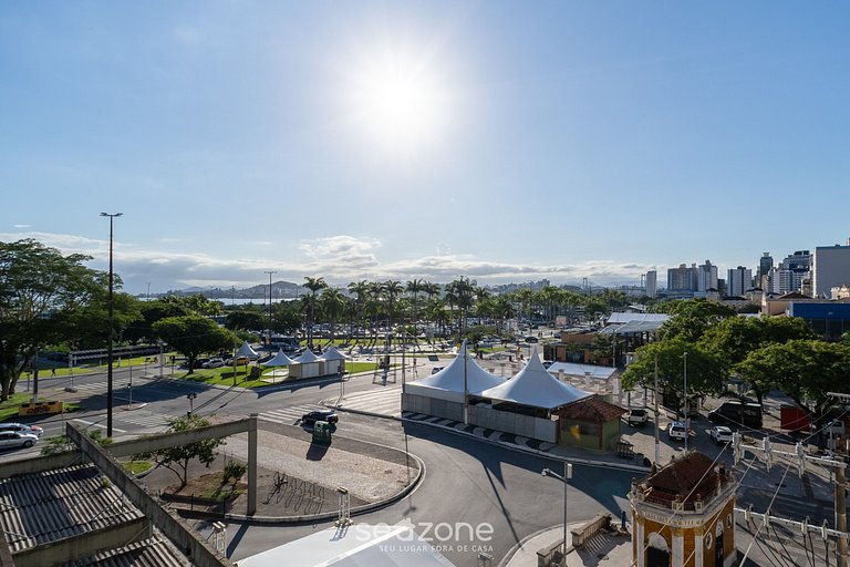 Apto completo no Centro de Floripa - EJO0306