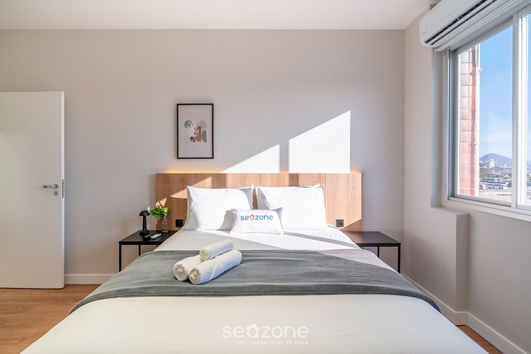 Apto completo no Centro de Floripa - EJO0306