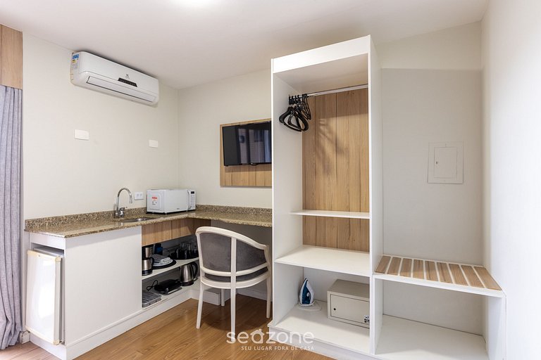 Studio c/ sacada em cond. c/ piscina UPP0314