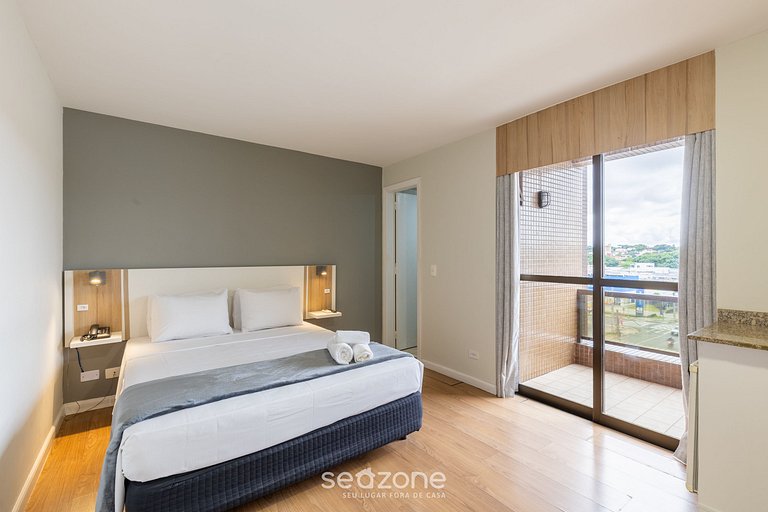 Studio con balcón en cond. con piscina UPP0314