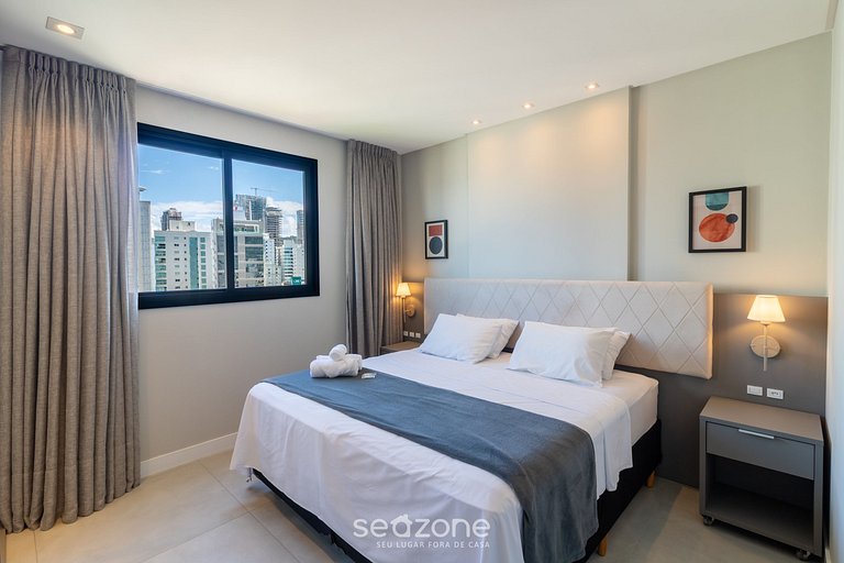 Apartamento com vista para o mar no condomínio a 280 metros
