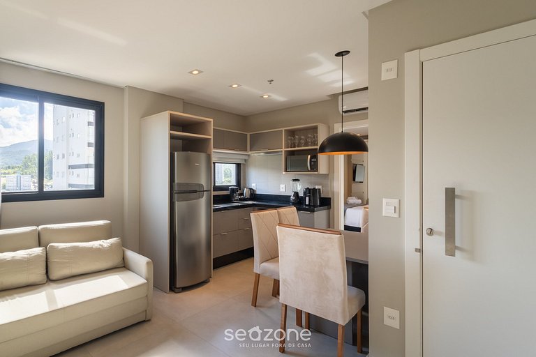 Apartamento com vista para o mar no condomínio a 280 metros