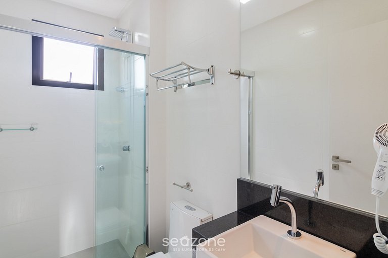 Apartamento com vista para o mar no condomínio a 280 metros