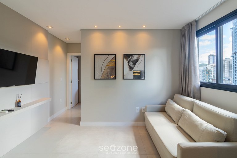Apartamento com vista para o mar no condomínio a 280 metros