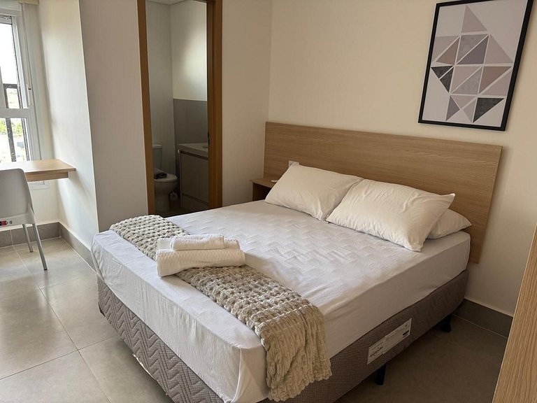 Apto en Cond. c/ Piscina en el Centro GRLB1505