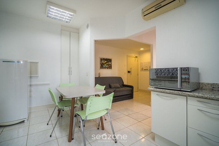 Estúdio Completo a 290m do Mercado Público EFA0304