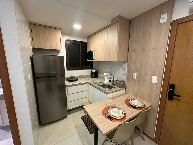 Estúdio em Cond. c/ Piscina e Academia FTW1106