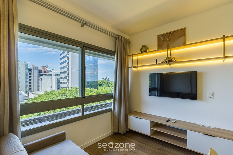 Apto c/ churrasqueira e garagem em POA AIR0605