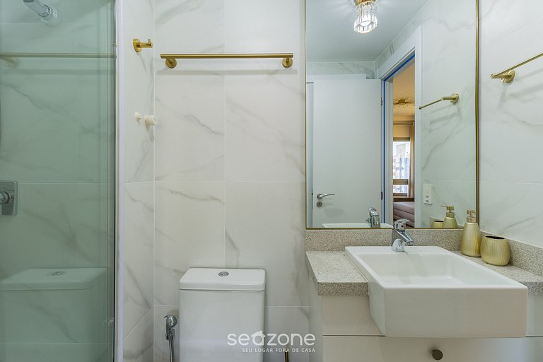 Apto c/ churrasqueira e garagem em POA AIR0605