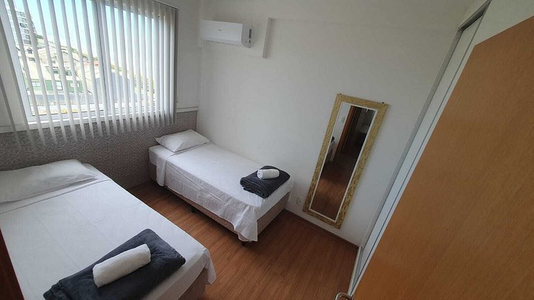 Apto c/ churrasqueira e vista lateral mar VAC1604