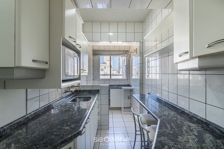 Apto no Centro de BC a 350m da Praia PAE1002