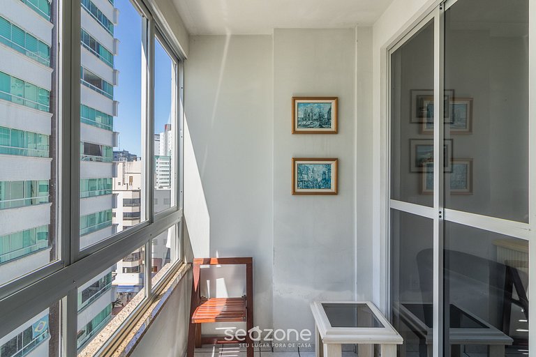 Apto no Centro de BC a 350m da Praia PAE1002