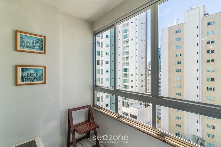 Apto no Centro de BC a 350m da Praia PAE1002