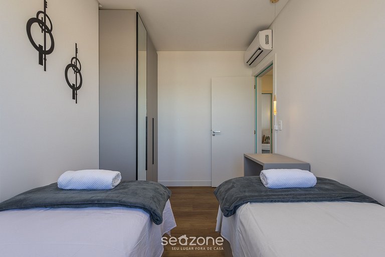 Apto con Parrilla y Vista Parcial al Mar ALE0803