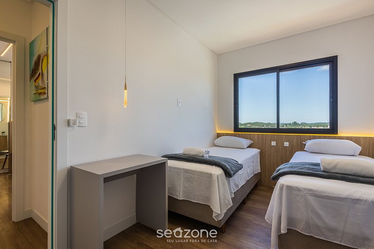 Apto con Parrilla y Vista Parcial al Mar ALE0803