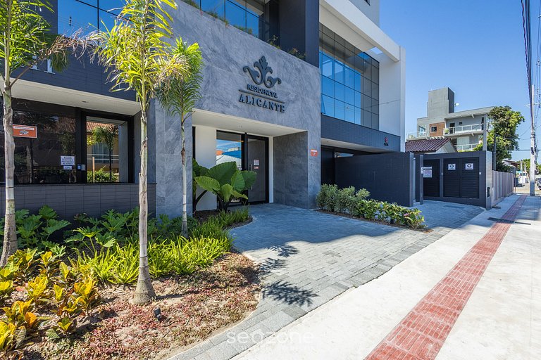 Apto con Parrilla y Vista Parcial al Mar ALE0803