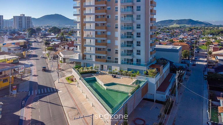 Apto en Cond. con Piscina y Vista Mar BHC1206