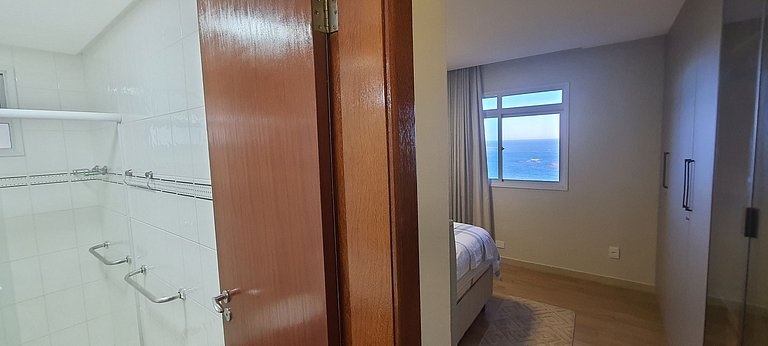 Apto vista frente mar em Cond. c/ Piscina EMQ0403