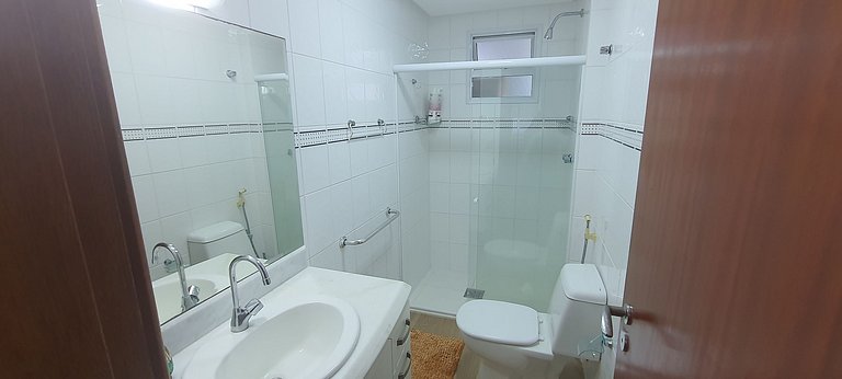 Apto vista frente mar em Cond. c/ Piscina EMQ0403