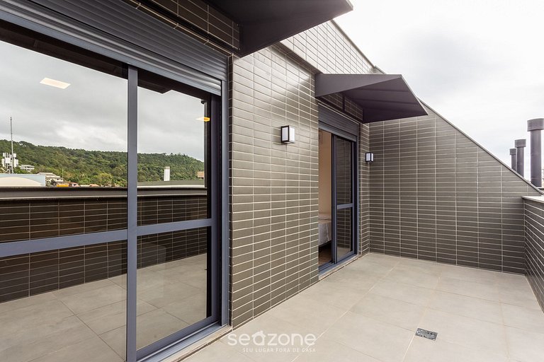 Apto Duplex Próximo à Praia em Jurerê JPR410