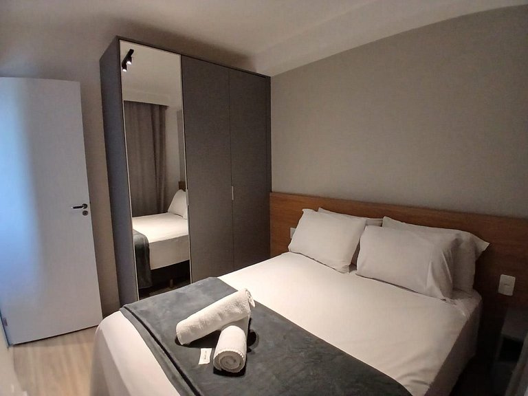 Apto c/ sacada a 350m do Shop. Ibirapuera ECG1308