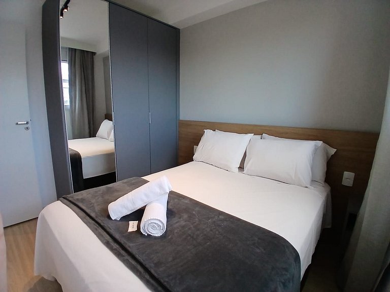 Apto c/ sacada a 350m do Shop. Ibirapuera ECG1308