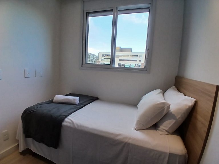 Apto c/ sacada a 350m do Shop. Ibirapuera ECG1308