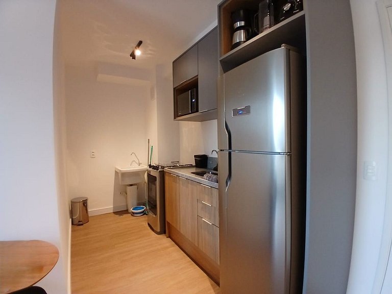 Apto c/ sacada a 350m do Shop. Ibirapuera ECG1308