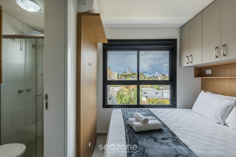 Studio em Curitiba em cond. c/ academia PLA0307