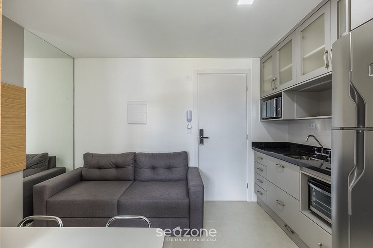 Studio em Curitiba em cond. c/ academia PLA0307