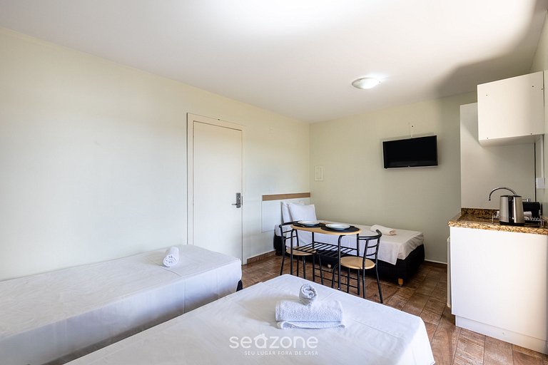 Studio c/ estrutura completa Alto da XV UPP0202