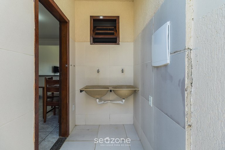 Apto c/ Sacada a 600m da Praia QDA0001