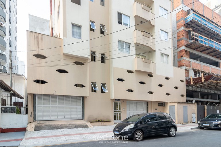 Apto no Centro c/ churrasq. privativa RAJ0101