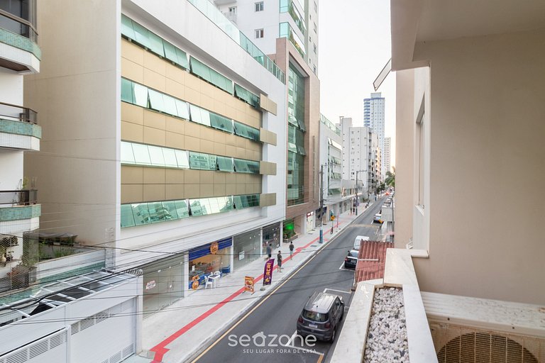 Apto no Centro c/ churrasq. privativa RAJ0101