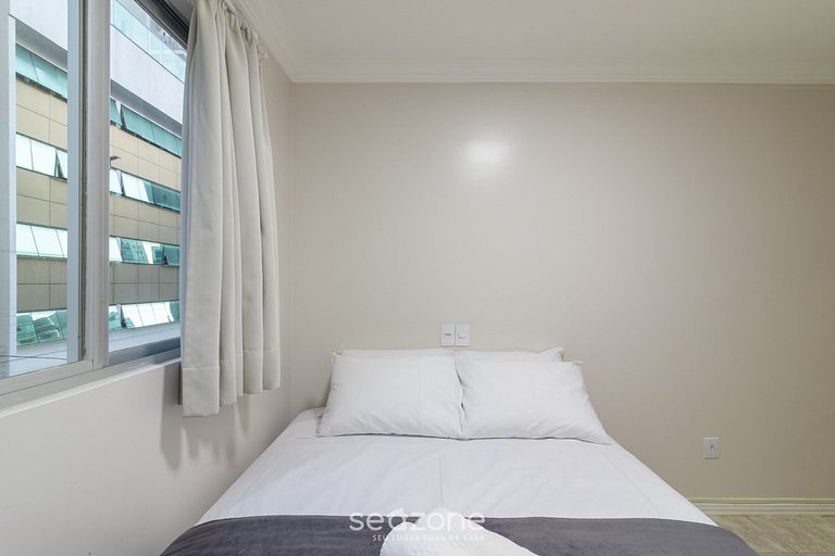 Apto no Centro c/ churrasq. privativa RAJ0101