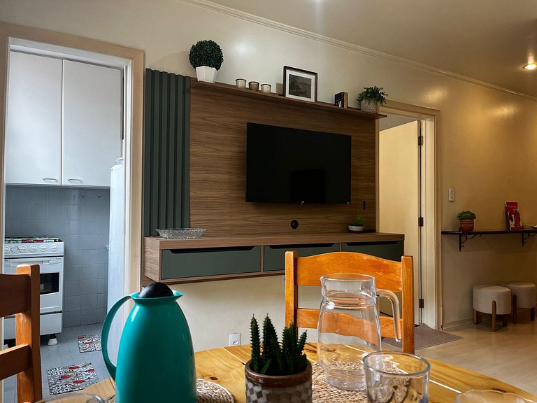 Studio em Cond. c/ Piscina no Centro QUI0605