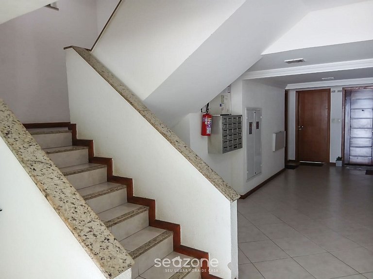 Apto. c/ balcón a 500 m de la playa REI0206