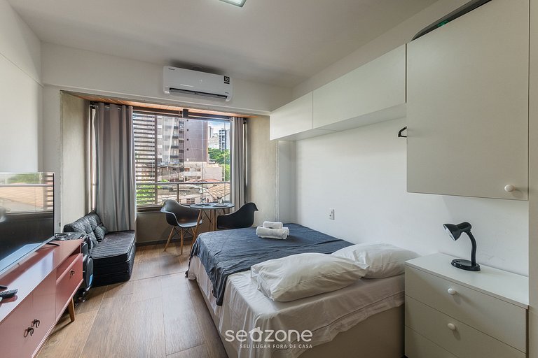 Conforto em Cond. c/ Piscina e academia EUB0106