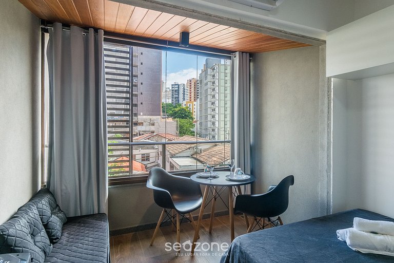 Studio em Cond. c/ Piscina e academia EUB0106