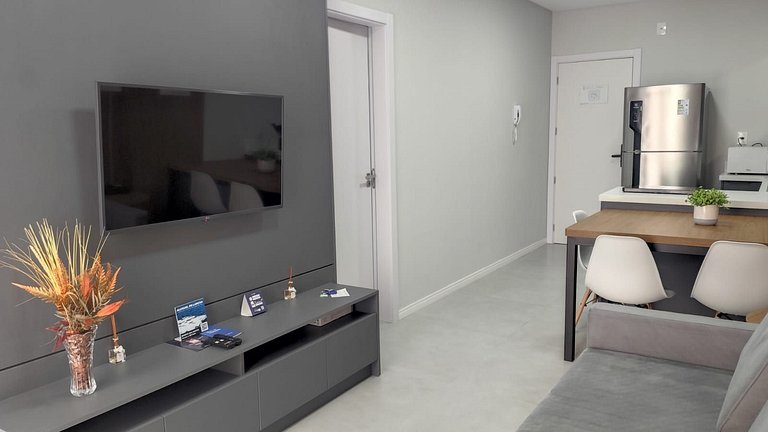 Apto em Cond. c/ Piscina a 200m da Praia FFS1207