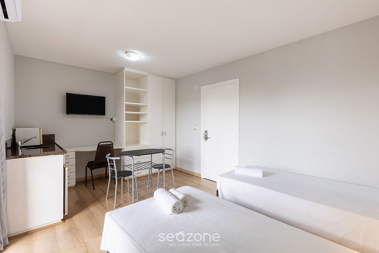 Estudio en condominio con Piscina UPP0702