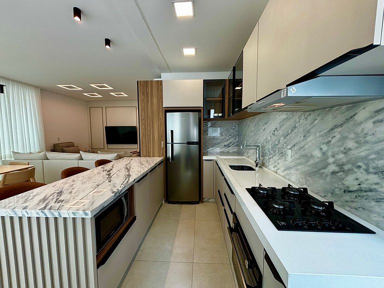 Apto c/ churrasq. a 260 m da Praia EAH0602