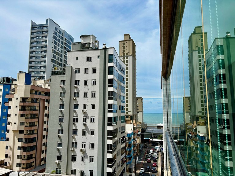 Apto c/ churrasq. a 260 m da Praia EAH0602