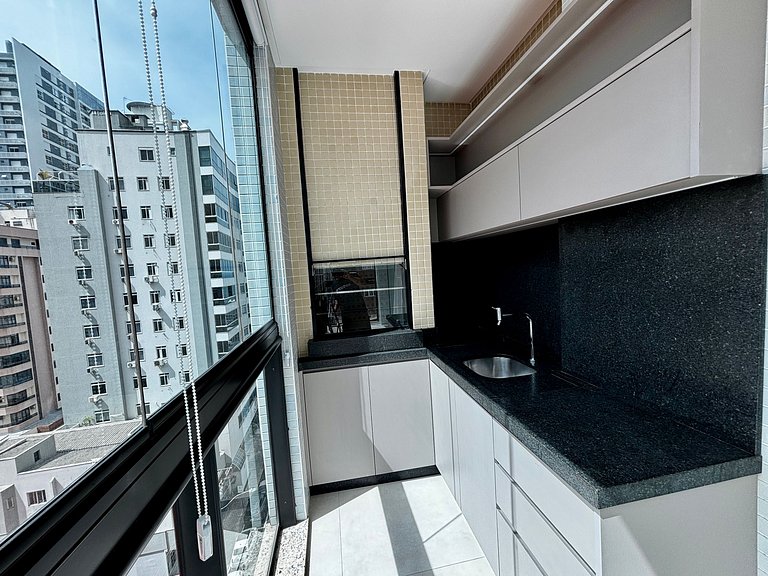 Apto c/ churrasq. a 260 m da Praia EAH0602