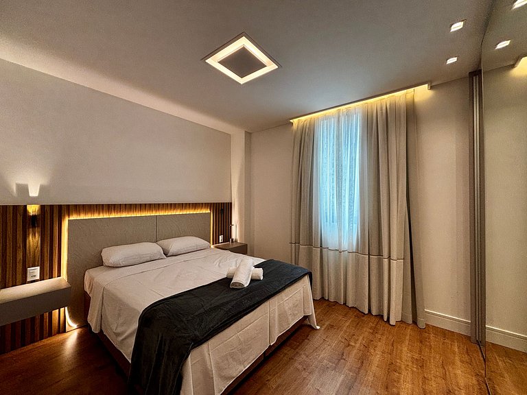 Apto c/ churrasq. a 260 m da Praia EAH0602