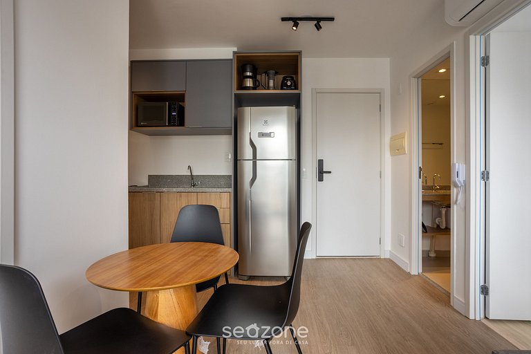 Apto c/ sacada a 350m do Shop. Ibirapuera ECG1308